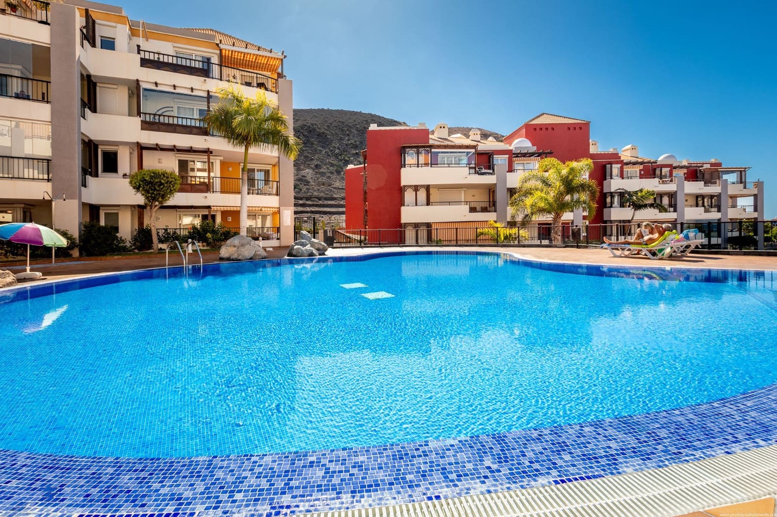 3 slaapkamer Villa te koop in Los Cristianos met zwembad garage - € 950.000 (Ref: 9854889)