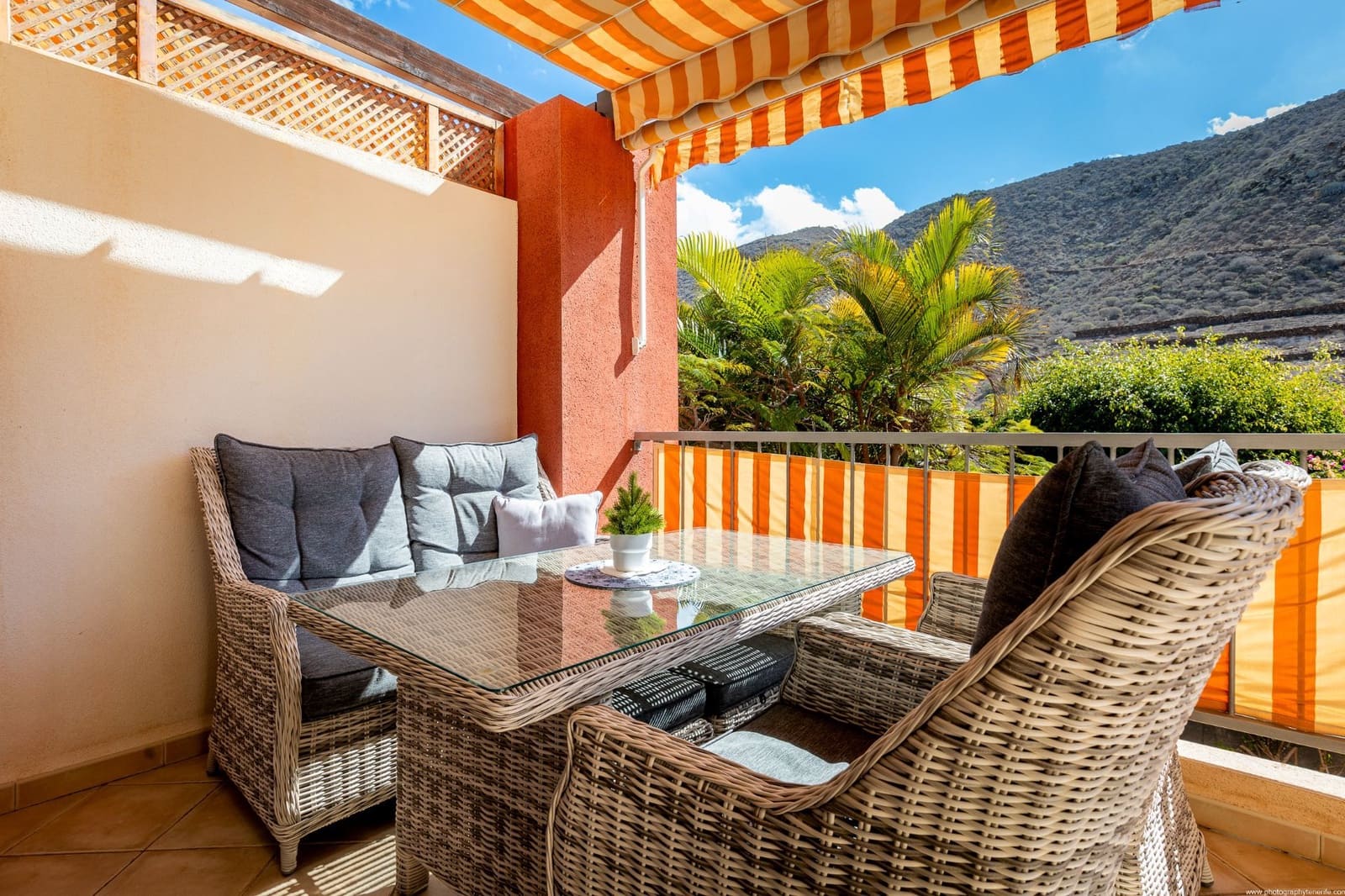 3 slaapkamer Villa te koop in Los Cristianos met zwembad garage - € 950.000 (Ref: 9854889)