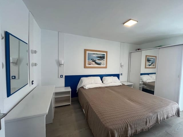 1 soveværelse Lejlighed til salg i Las Galletas, Arona med swimmingpool - € 250.000 (Ref: 9861517)