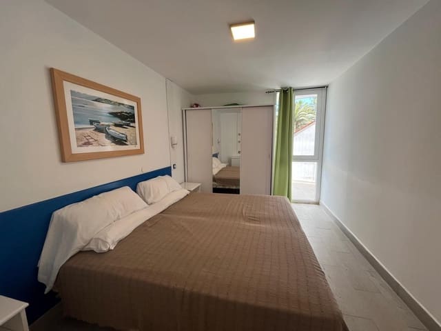 1 soveværelse Lejlighed til salg i Las Galletas, Arona med swimmingpool - € 250.000 (Ref: 9861517)
