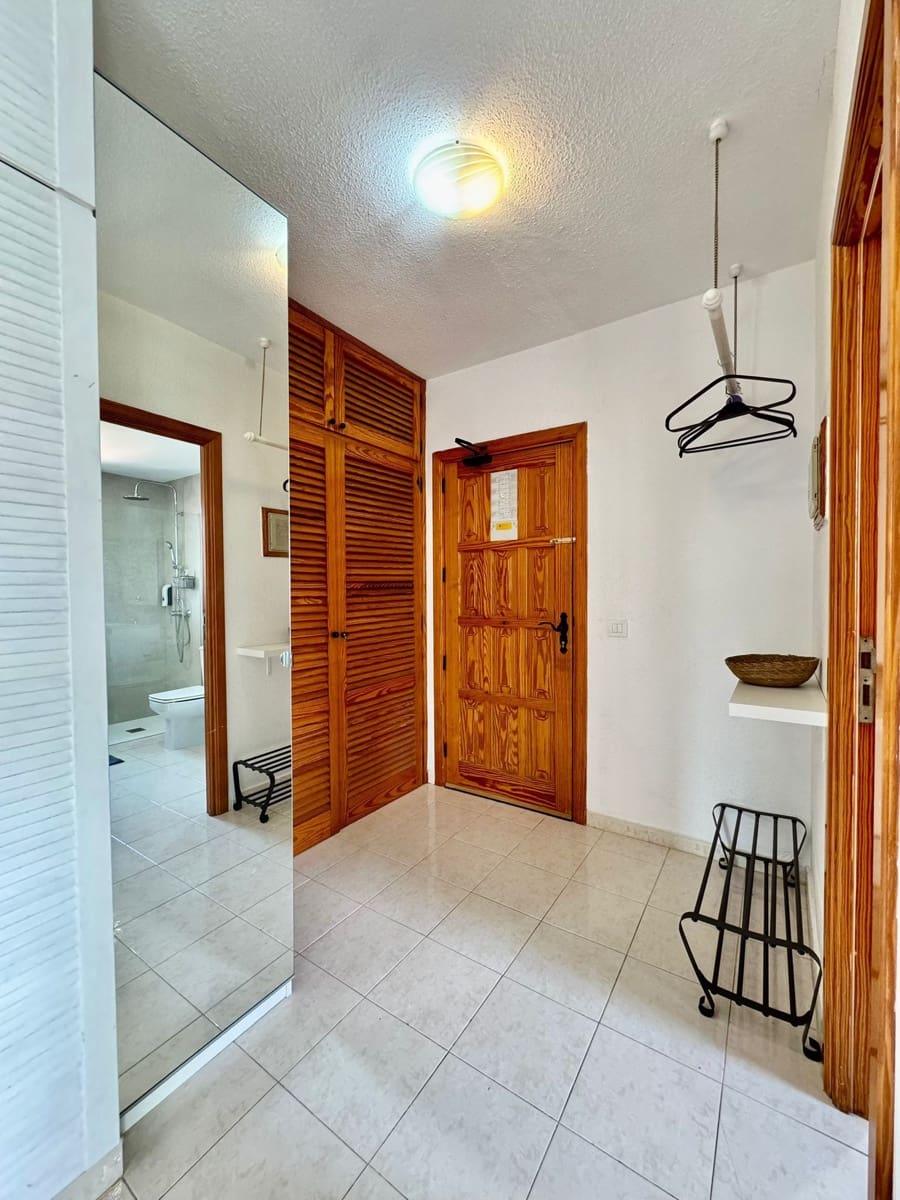 Apartment for sale in Costa Adeje with pool - € 230,000 (Ref: 9861520)