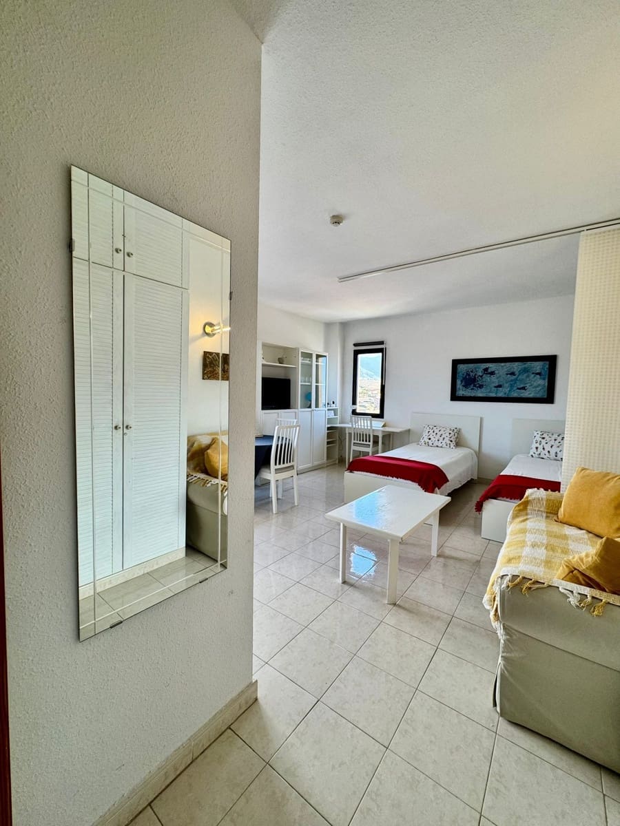 Apartment for sale in Costa Adeje with pool - € 230,000 (Ref: 9861520)