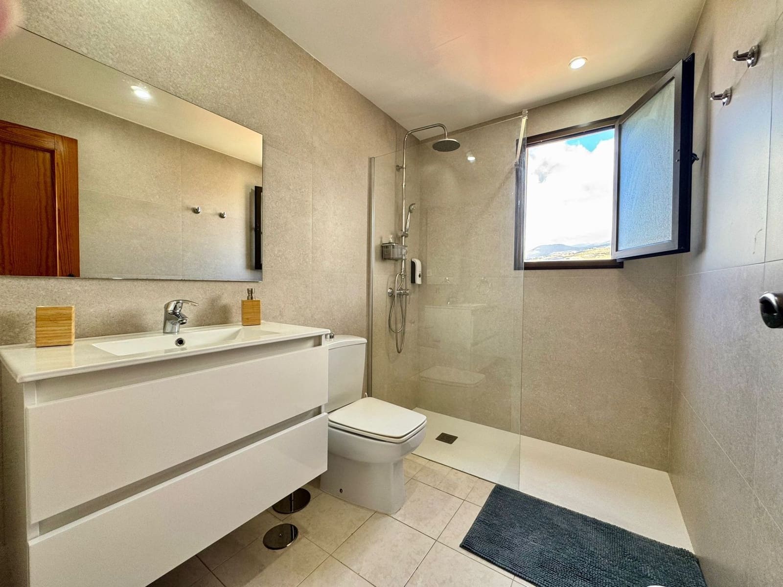 Apartment for sale in Costa Adeje with pool - € 230,000 (Ref: 9861520)