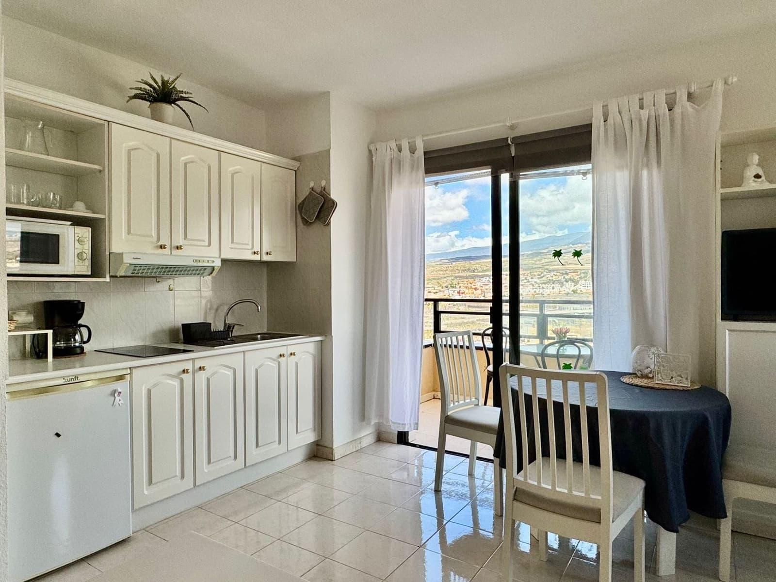 Apartment for sale in Costa Adeje with pool - € 230,000 (Ref: 9861520)