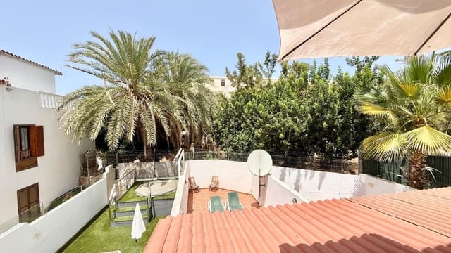 Apartament na sprzedaż w Playa de las Americas, Arona z basenem - 259 000 € (Ref: 9864015)
