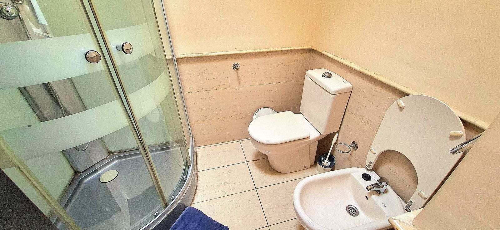 3 soveværelse Semi-Rækkehus til salg i Arona med swimmingpool garage - € 650.000 (Ref: 9864016)