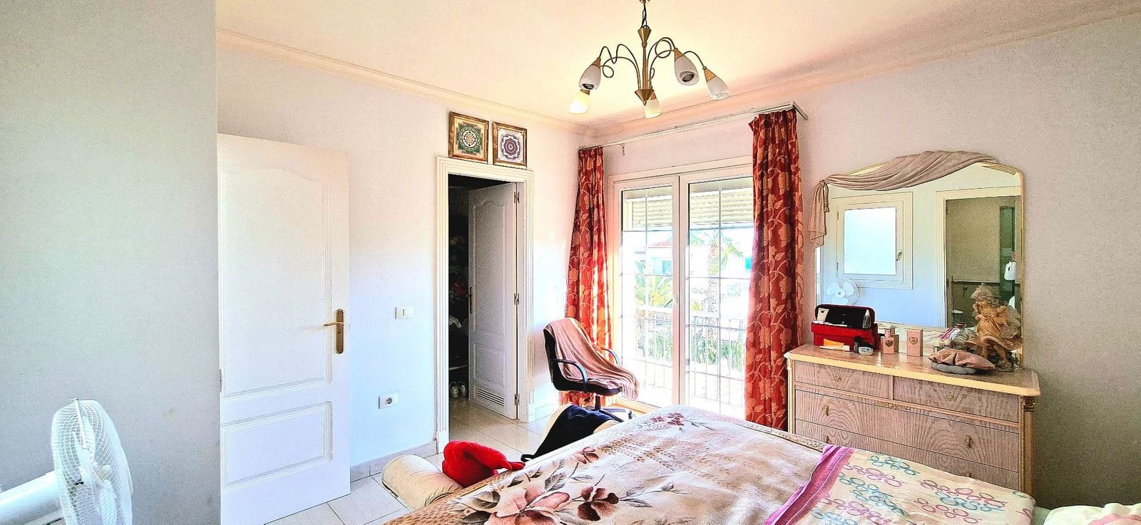 3 soveværelse Semi-Rækkehus til salg i Arona med swimmingpool garage - € 650.000 (Ref: 9864016)
