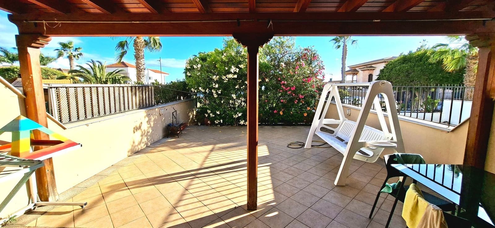 3 soveværelse Semi-Rækkehus til salg i Arona med swimmingpool garage - € 650.000 (Ref: 9864016)
