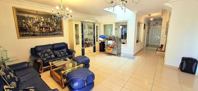 3 soveværelse Semi-Rækkehus til salg i Arona med swimmingpool garage - € 650.000 (Ref: 9864016)