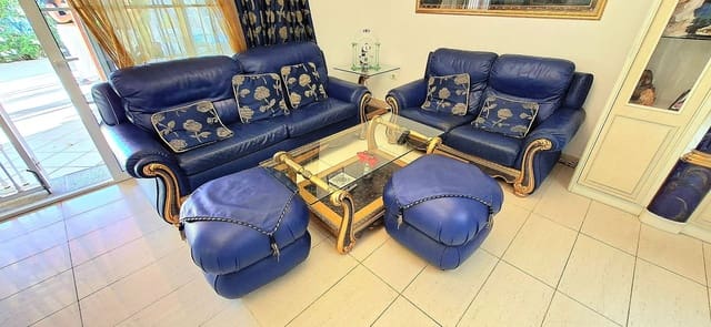 3 soveværelse Semi-Rækkehus til salg i Arona med swimmingpool garage - € 650.000 (Ref: 9864016)