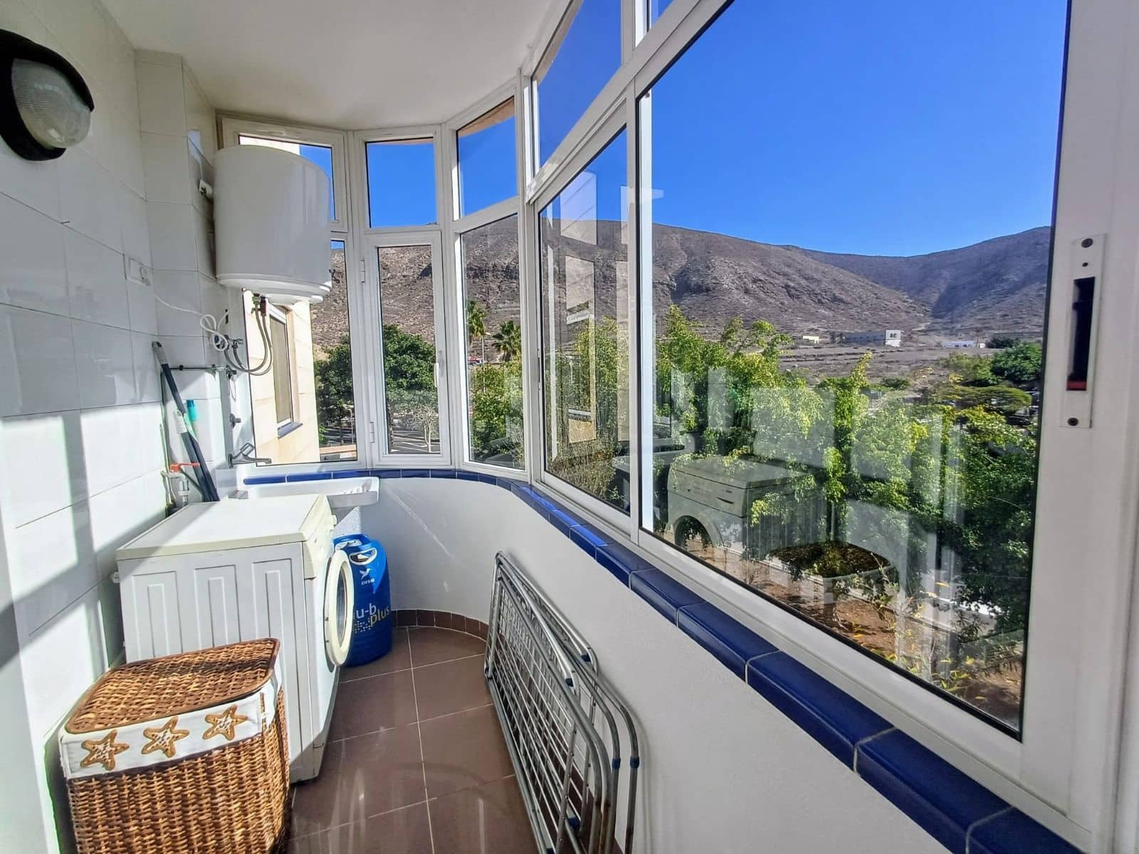 3 sypialnia Apartament na sprzedaż w Los Cristianos z basenem garażem - 619 000 € (Ref: 9866456)