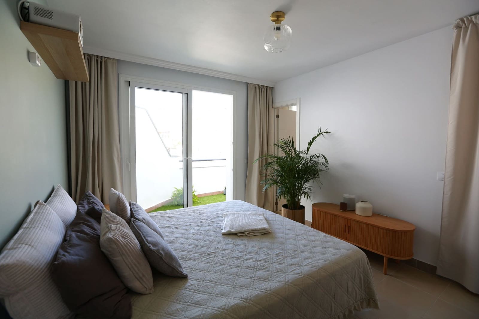 4 bedroom Villa for sale in San Miguel de Abona with pool garage - € 299,000 (Ref: 9875650)