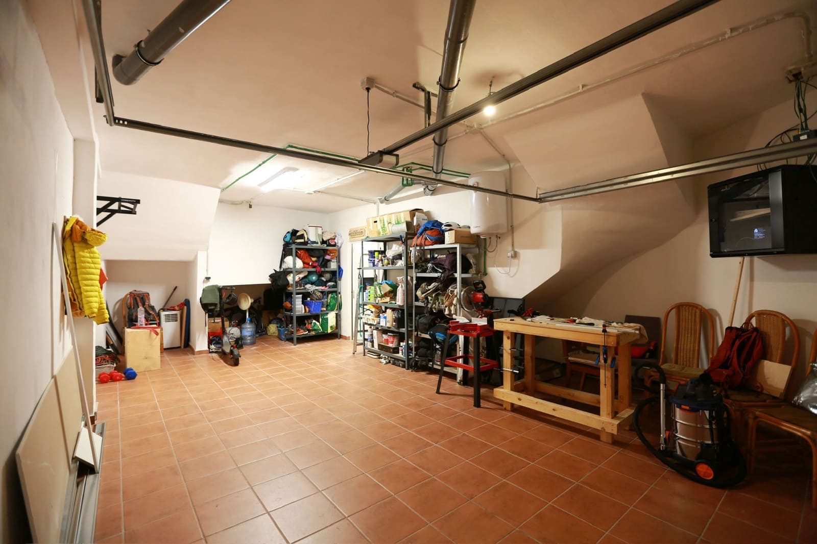 4 bedroom Villa for sale in San Miguel de Abona with pool garage - € 299,000 (Ref: 9875650)