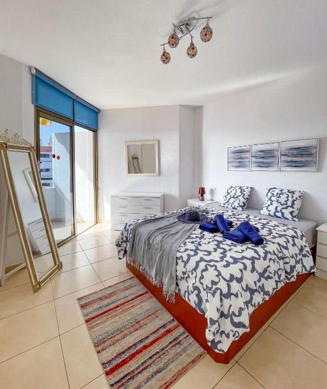 2 Zimmer Apartment zu verkaufen in Los Cristianos mit Pool - 380.000 € (Ref: 9880553)