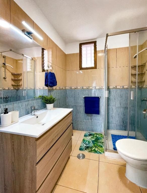 2 Zimmer Apartment zu verkaufen in Los Cristianos mit Pool - 380.000 € (Ref: 9880553)