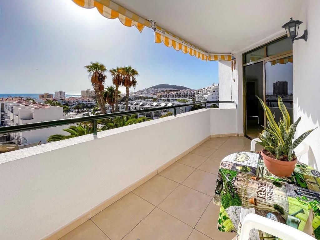 2 Zimmer Apartment zu verkaufen in Los Cristianos mit Pool - 380.000 € (Ref: 9880553)