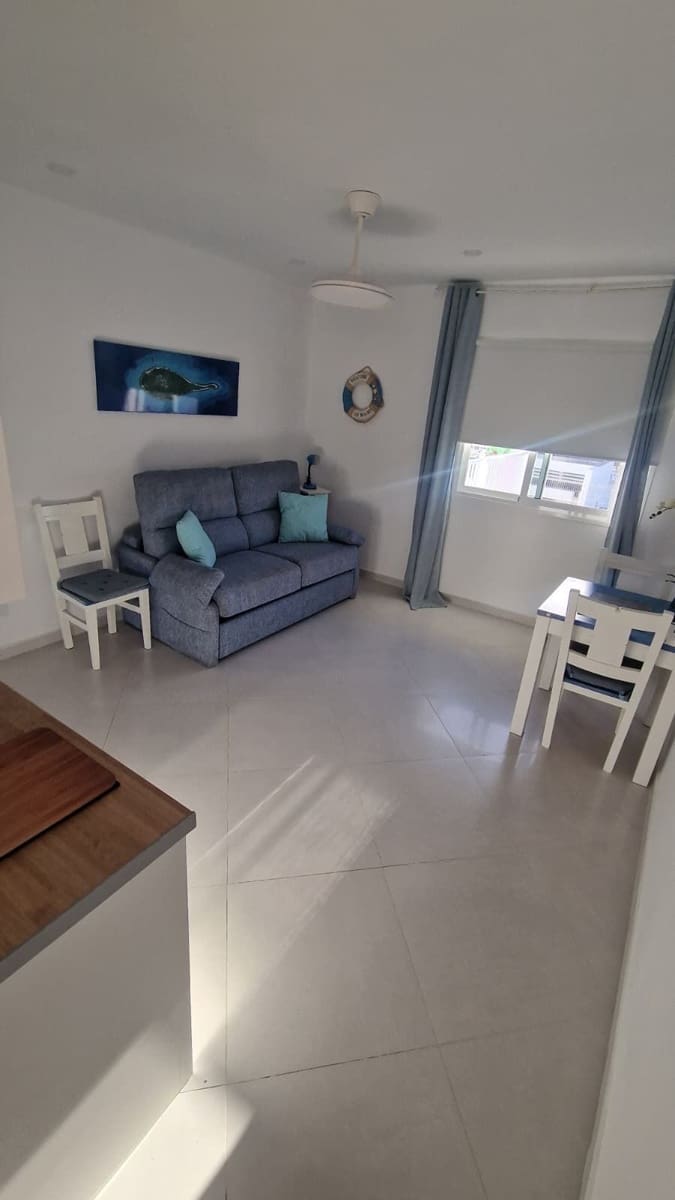 Apartamento para venda em Los Cristianos - 210 000 € (Ref: 9889720)