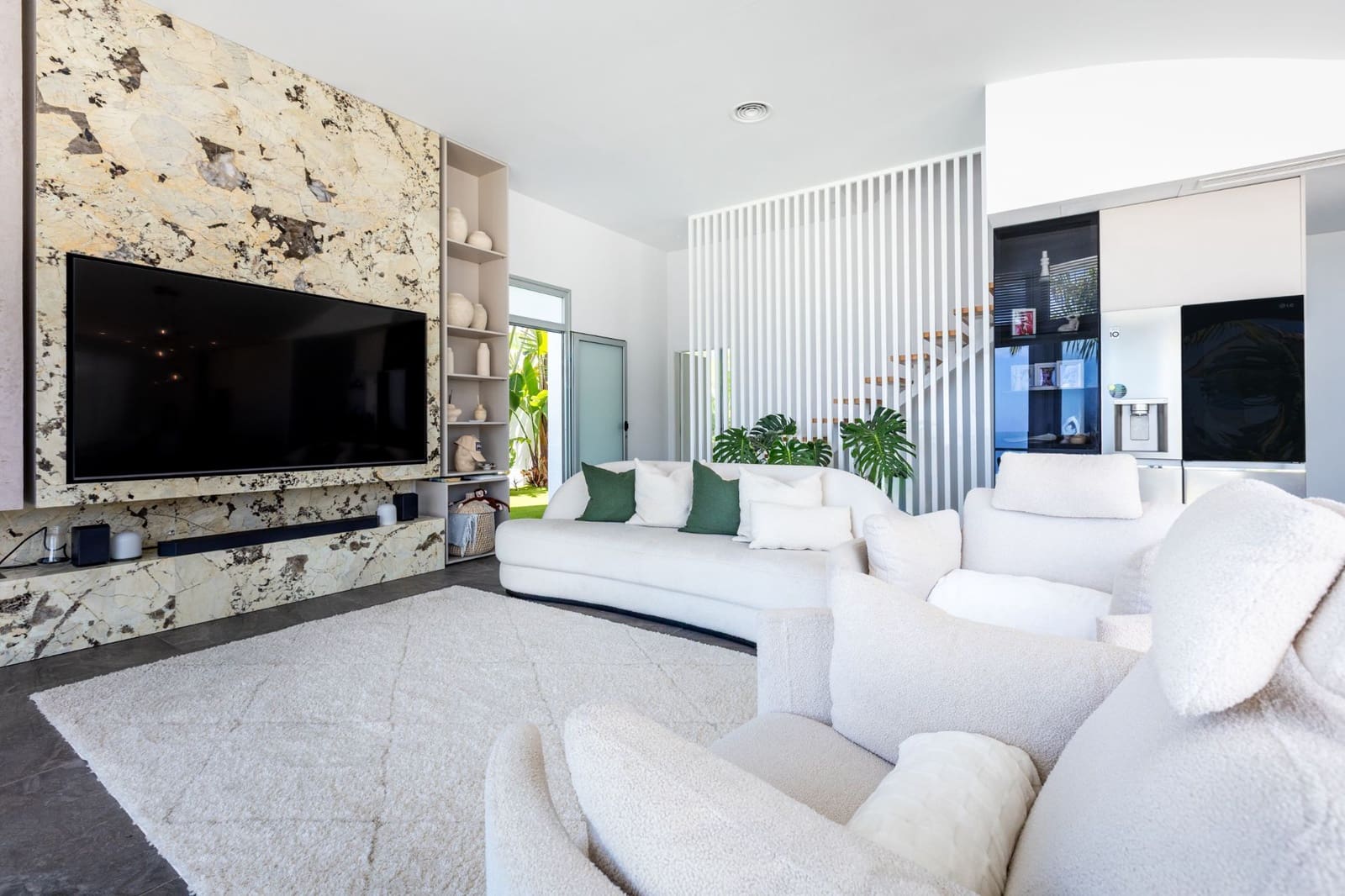 5 sovrum Villa till salu i Torviscas med garage - 1 990 000 € (Ref: 9912490)