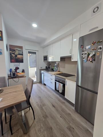 2 makuuhuone Huoneisto myytävänä paikassa Las Rosas (Las Galletas), Arona mukana uima-altaan 
autotalli - 350 000 € (Ref: 9912491)