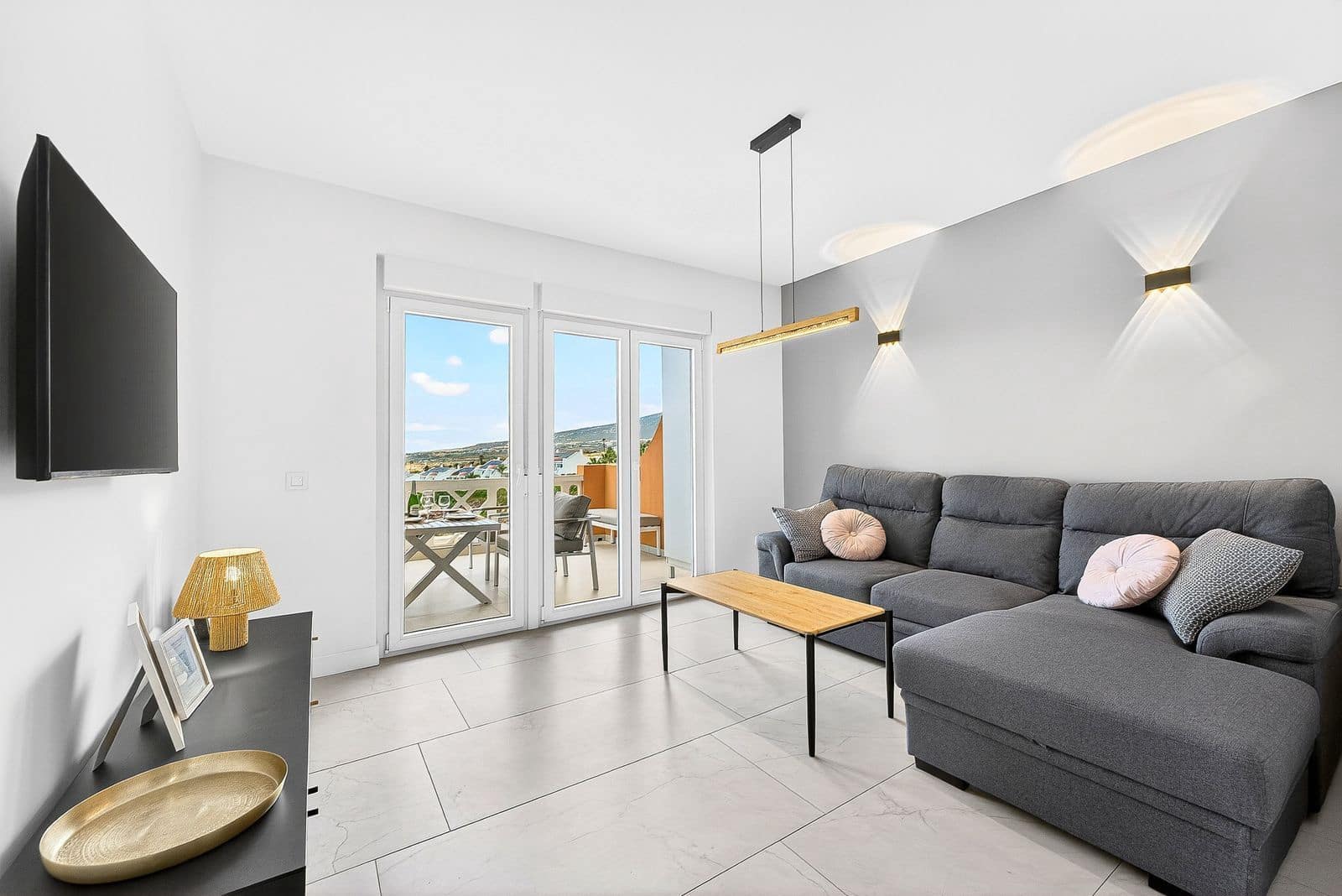 1 sovrum Lägenhet till salu i Costa Adeje med pool - 270 000 € (Ref: 9937471)