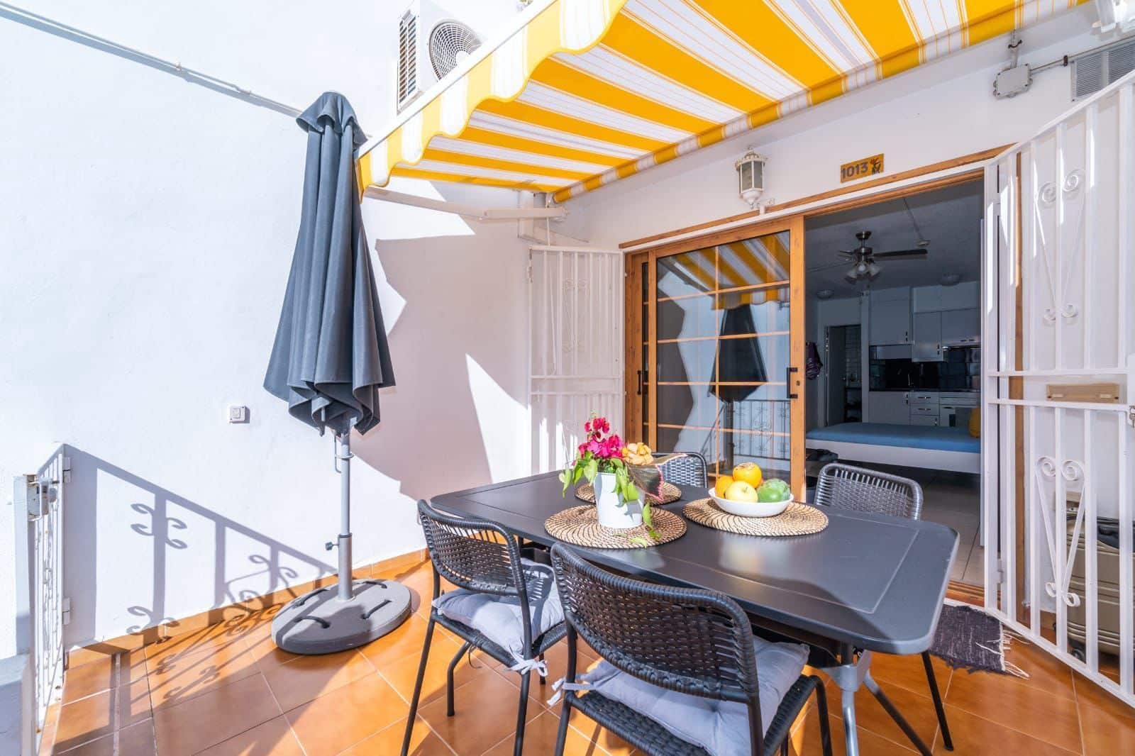 Appartement à vendre à Costa Adeje avec piscine - 220 000 € (Ref: 9946952)