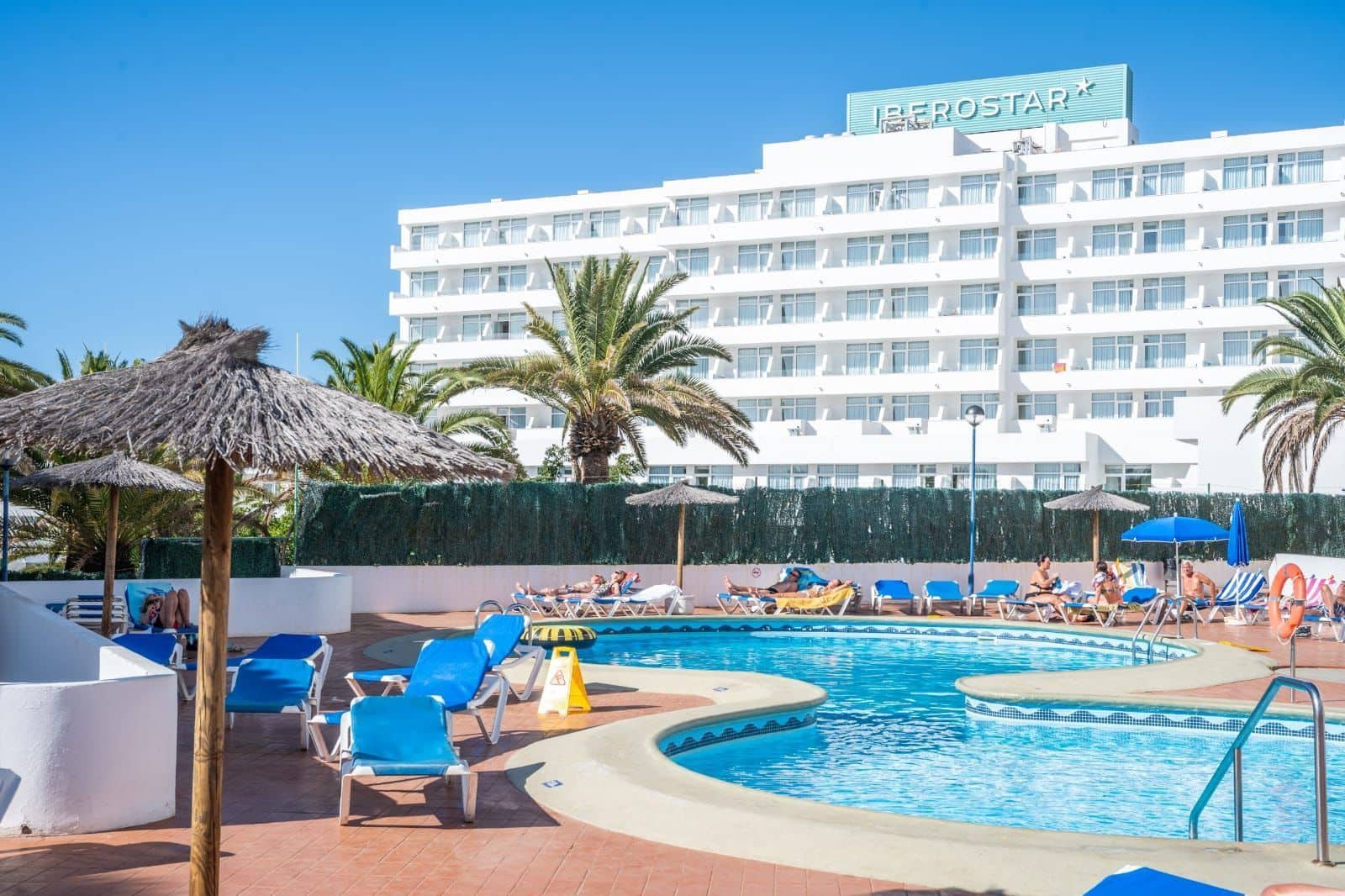 Appartement à vendre à Costa Adeje avec piscine - 220 000 € (Ref: 9946952)
