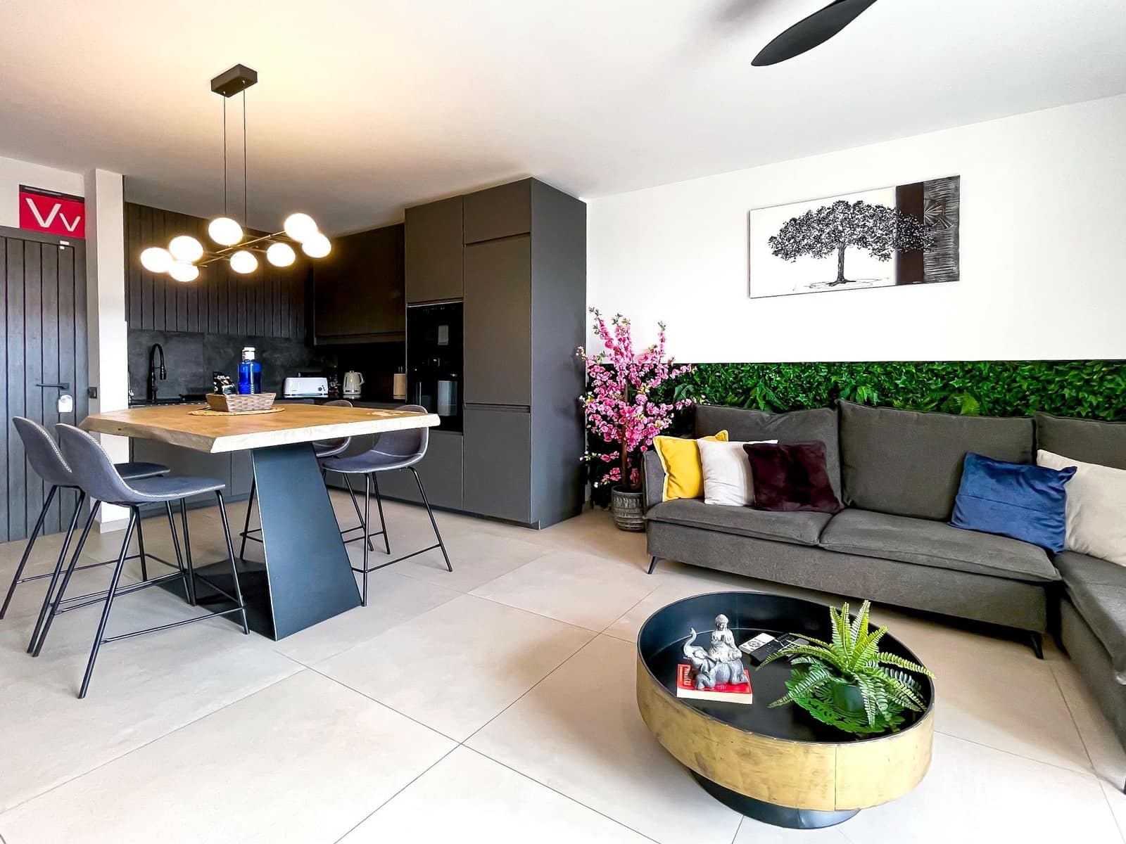 2 makuuhuone Huoneisto myytävänä paikassa Costa Adeje mukana uima-altaan - 299 000 € (Ref: 9949124)