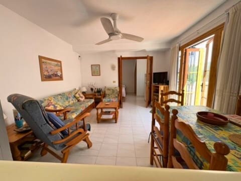 2 soverom Leilighet til salgs i Los Cristianos, Arona med svømmebasseng - € 265 000 (Ref: 9961963)