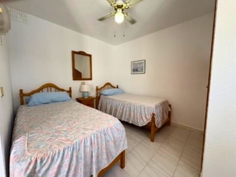 2 soverom Leilighet til salgs i Los Cristianos, Arona med svømmebasseng - € 265 000 (Ref: 9961963)