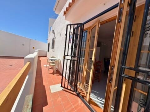 2 sovrum Lägenhet till salu i Los Cristianos med pool - 265 000 € (Ref: 9961963)