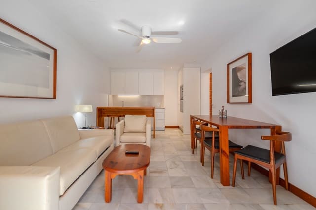 1 sypialnia Apartament na sprzedaż w Playa de las Americas, Arona z basenem - 520 000 € (Ref: 9961964)