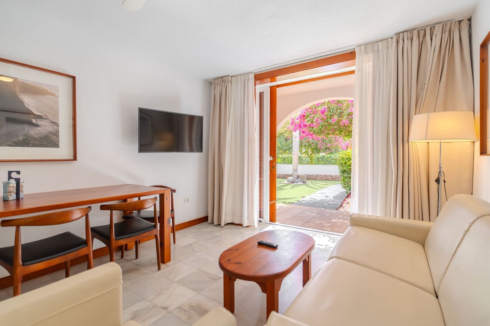 1 sypialnia Apartament na sprzedaż w Playa de las Americas z basenem - 520 000 € (Ref: 9961964)
