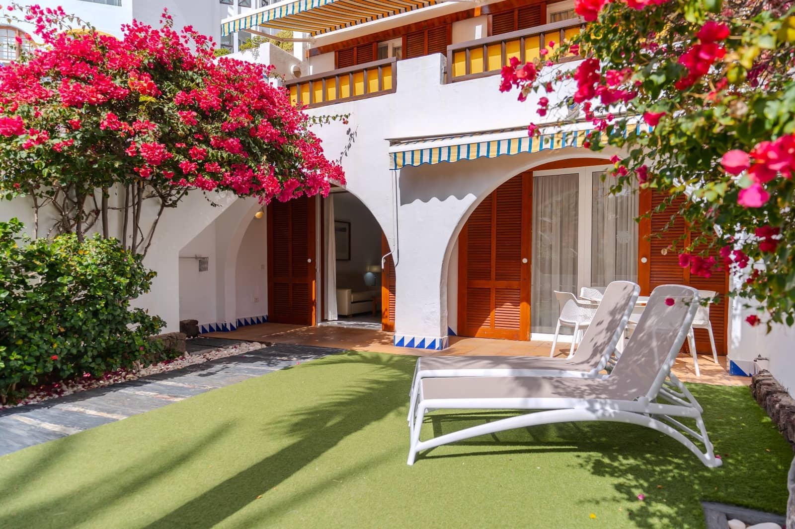 1 sypialnia Apartament na sprzedaż w Playa de las Americas z basenem - 520 000 € (Ref: 9961964)