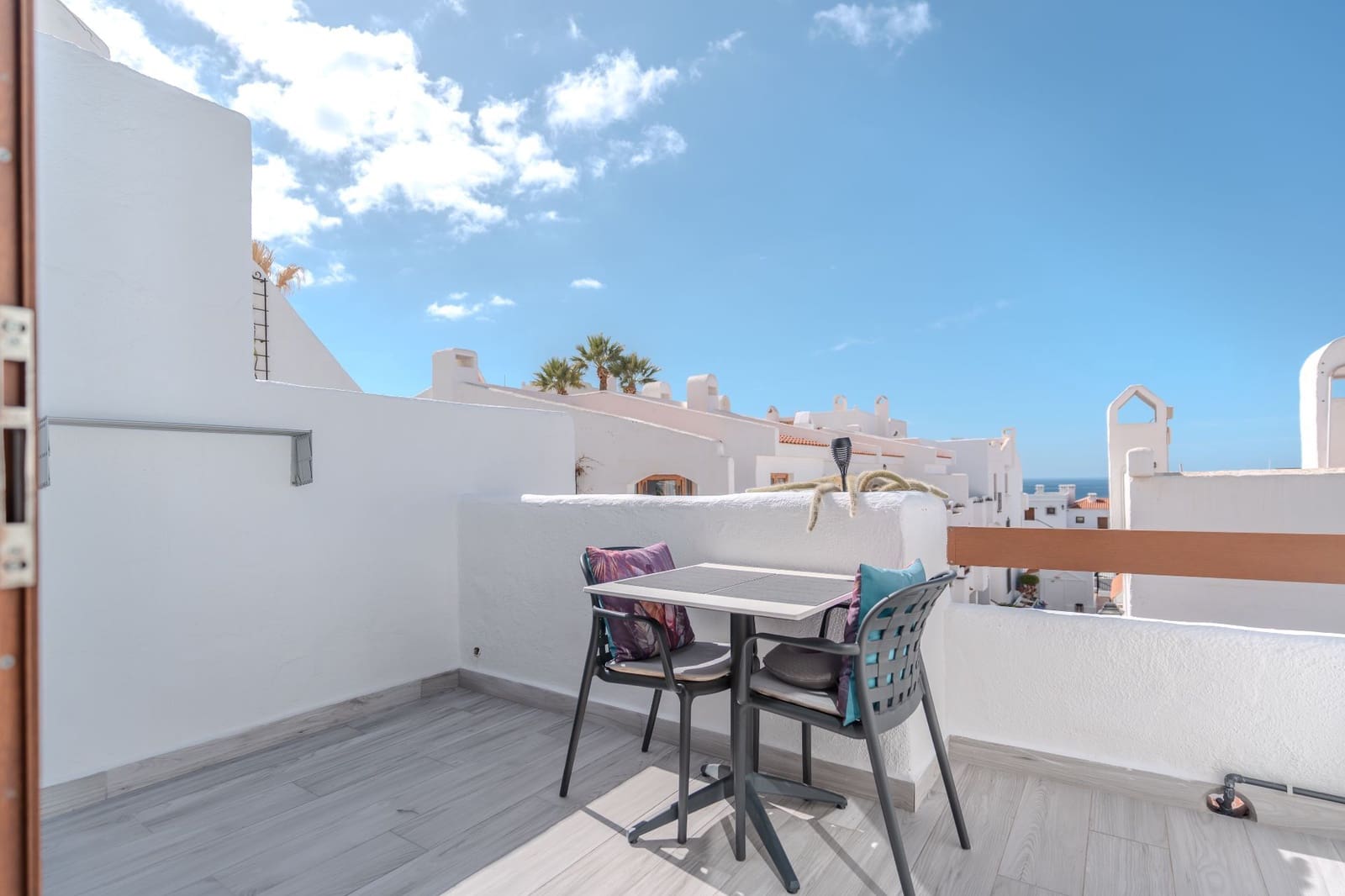 Appartement te koop in Los Cristianos met zwembad - € 199.000 (Ref: 9961965)
