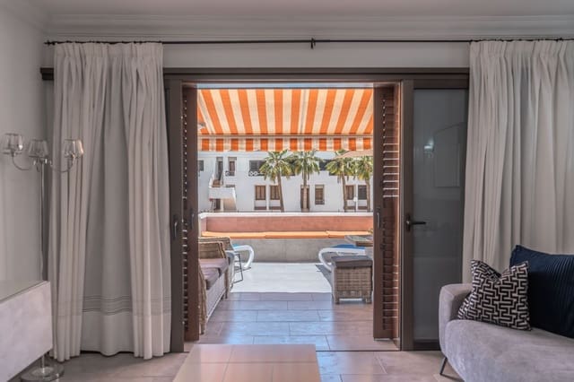 1 soveværelse Lejlighed til salg i Los Cristianos, Arona med swimmingpool - € 315.000 (Ref: 9961968)