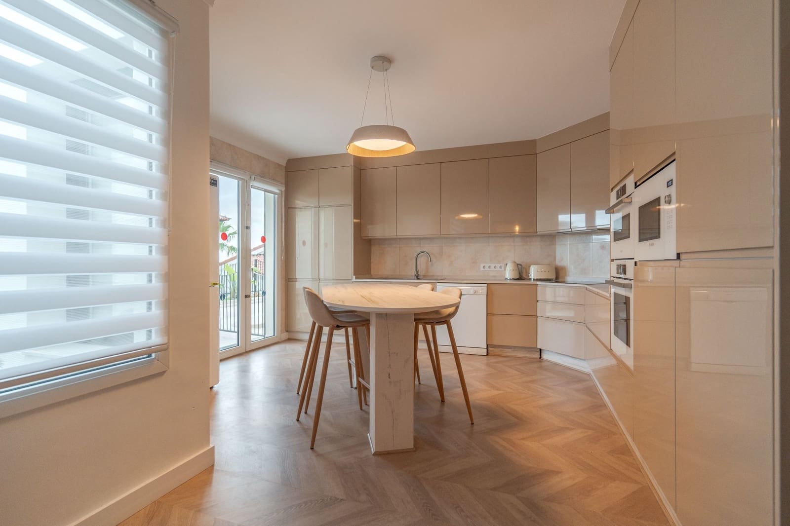 5 soverom Villa til salgs i Chayofa med svømmebasseng garasje - € 1 250 000 (Ref: 9961969)