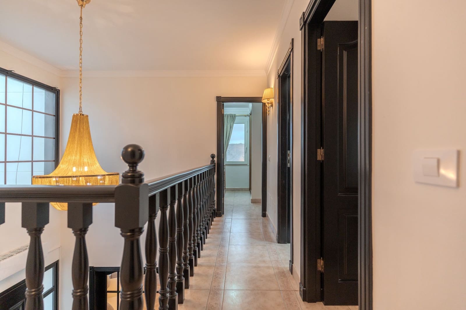 5 soverom Villa til salgs i Chayofa med svømmebasseng garasje - € 1 250 000 (Ref: 9961969)