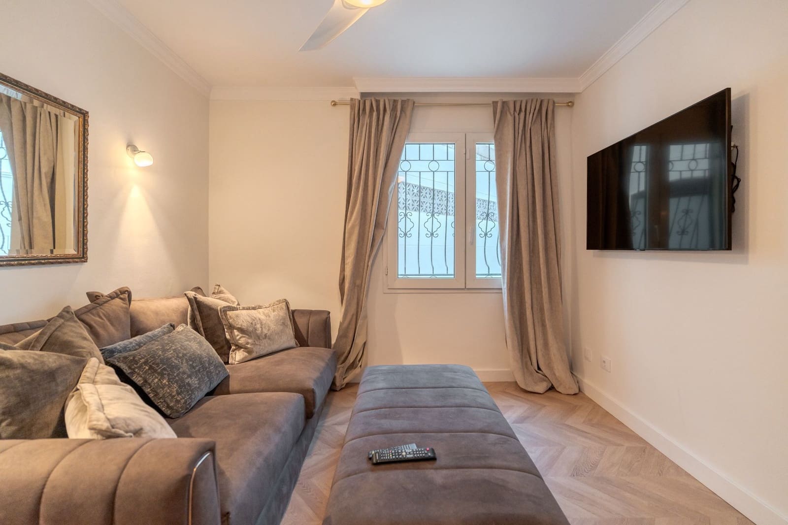 5 soverom Villa til salgs i Chayofa med svømmebasseng garasje - € 1 250 000 (Ref: 9961969)