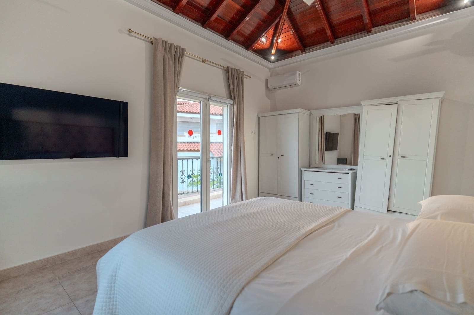 5 soverom Villa til salgs i Chayofa med svømmebasseng garasje - € 1 250 000 (Ref: 9961969)