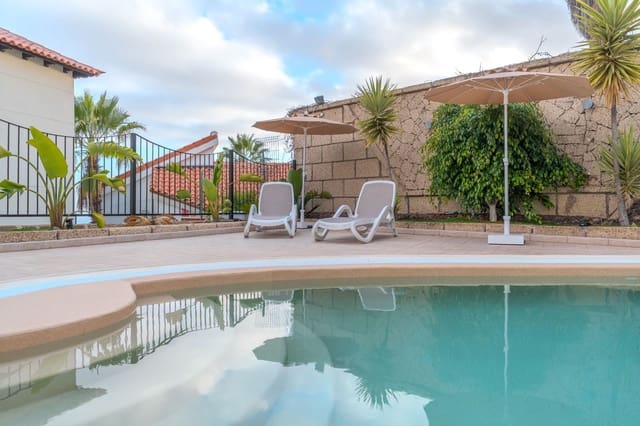 5 soverom Villa til salgs i Chayofa, Arona med svømmebasseng garasje - € 1 250 000 (Ref: 9961969)