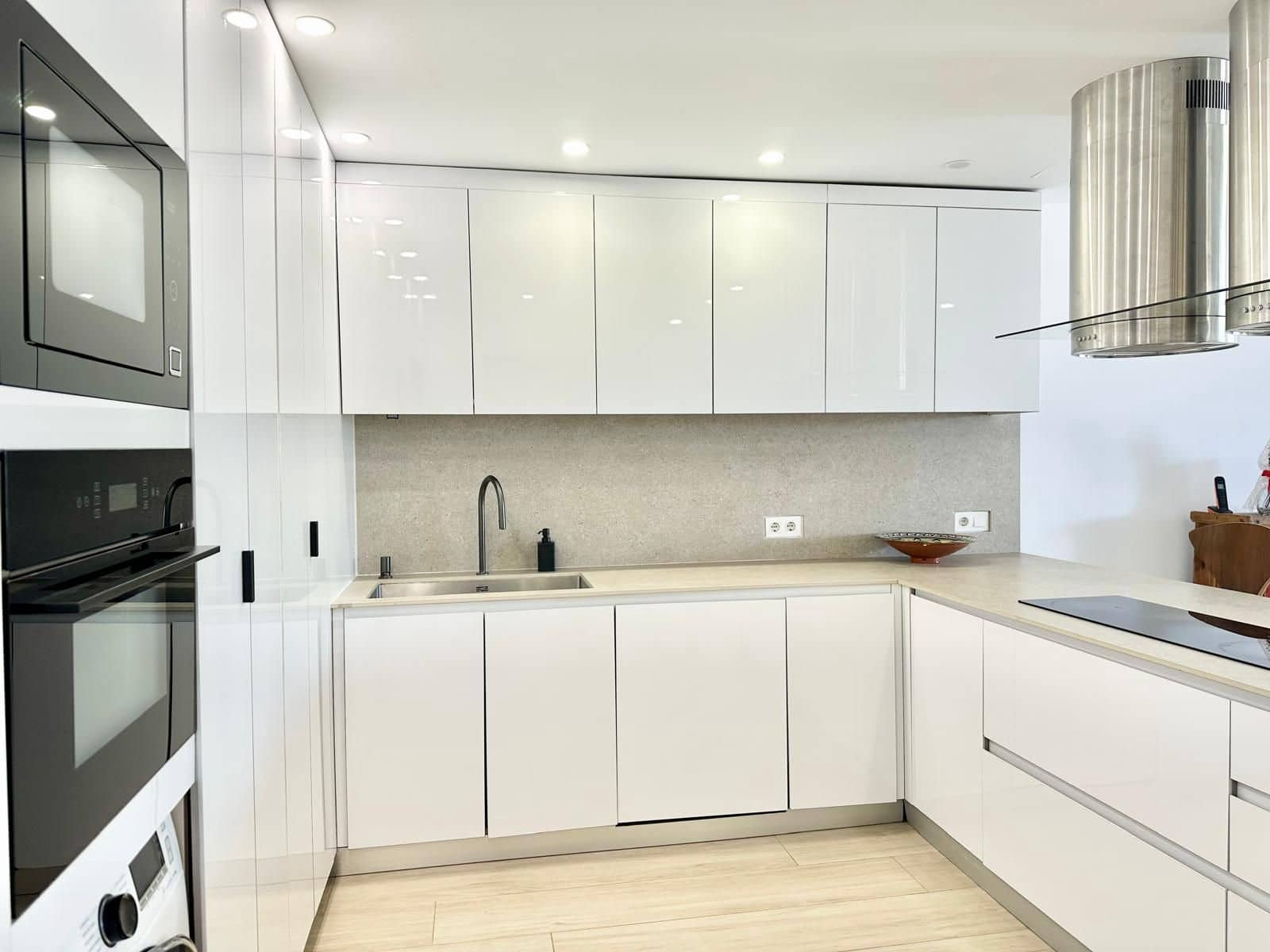 3 sypialnia Bungalow na sprzedaż w Costa Adeje z basenem garażem - 580 000 € (Ref: 9964683)
