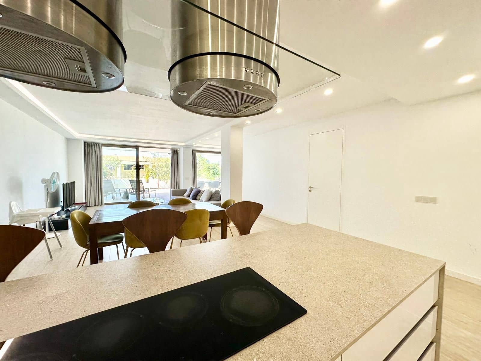 3 sypialnia Bungalow na sprzedaż w Costa Adeje z basenem garażem - 580 000 € (Ref: 9964683)