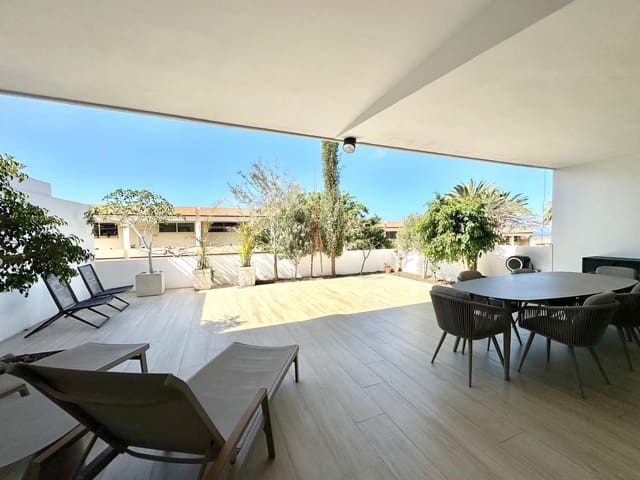 3 sypialnia Bungalow na sprzedaż w Costa Adeje, Adeje z basenem garażem - 580 000 € (Ref: 9964683)