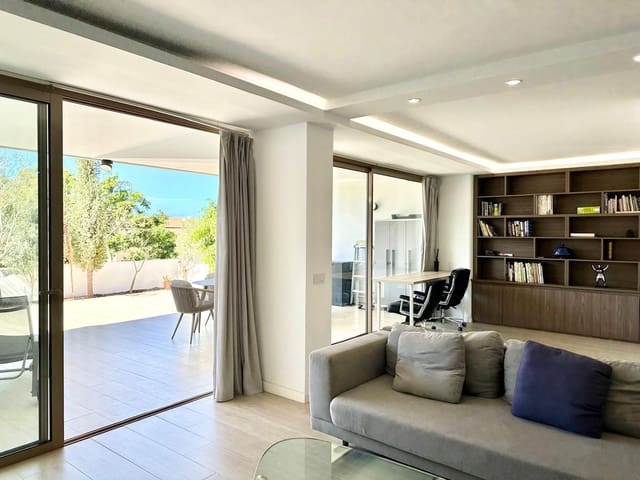 3 sypialnia Bungalow na sprzedaż w Costa Adeje, Adeje z basenem garażem - 580 000 € (Ref: 9964683)