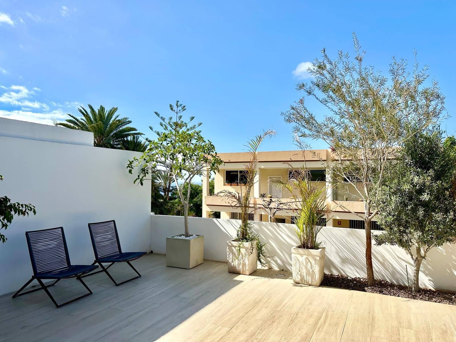 3 sypialnia Bungalow na sprzedaż w Costa Adeje z basenem garażem - 580 000 € (Ref: 9964683)