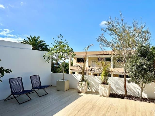3 sypialnia Bungalow na sprzedaż w Costa Adeje, Adeje z basenem garażem - 580 000 € (Ref: 9964683)