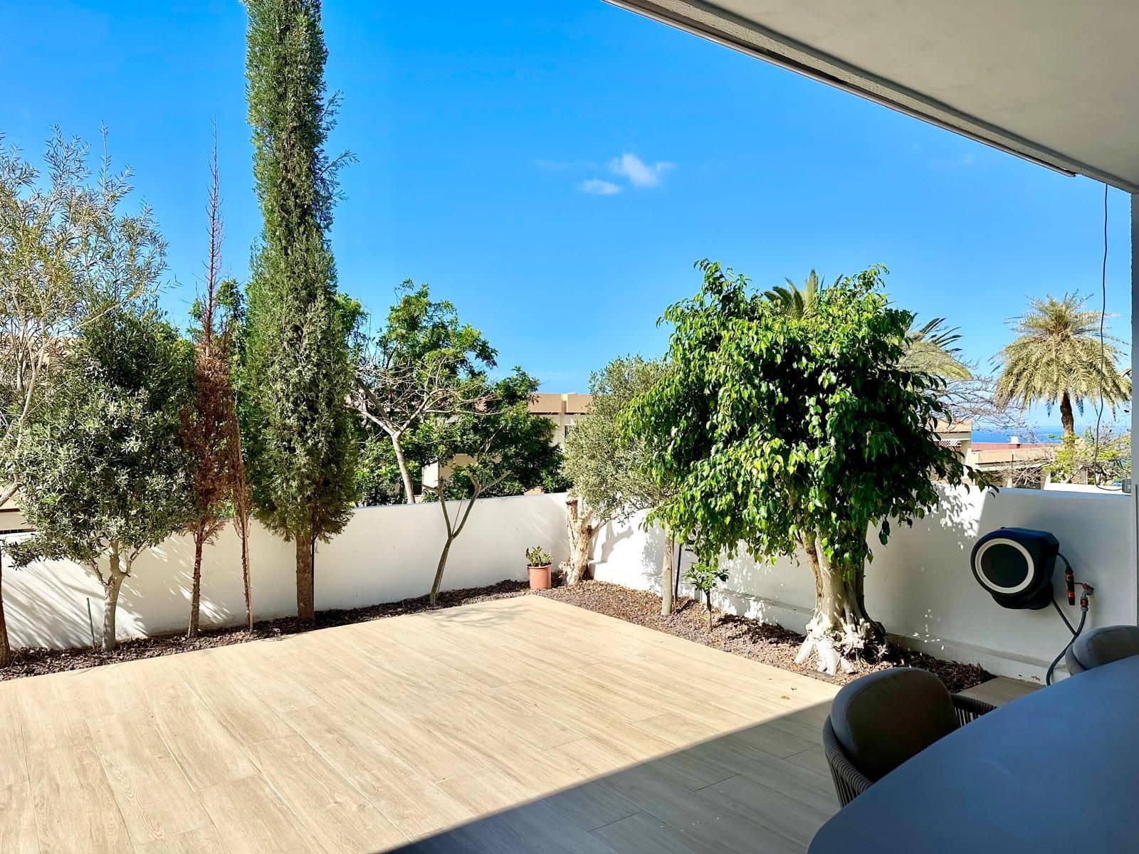 3 sypialnia Bungalow na sprzedaż w Costa Adeje z basenem garażem - 580 000 € (Ref: 9964683)
