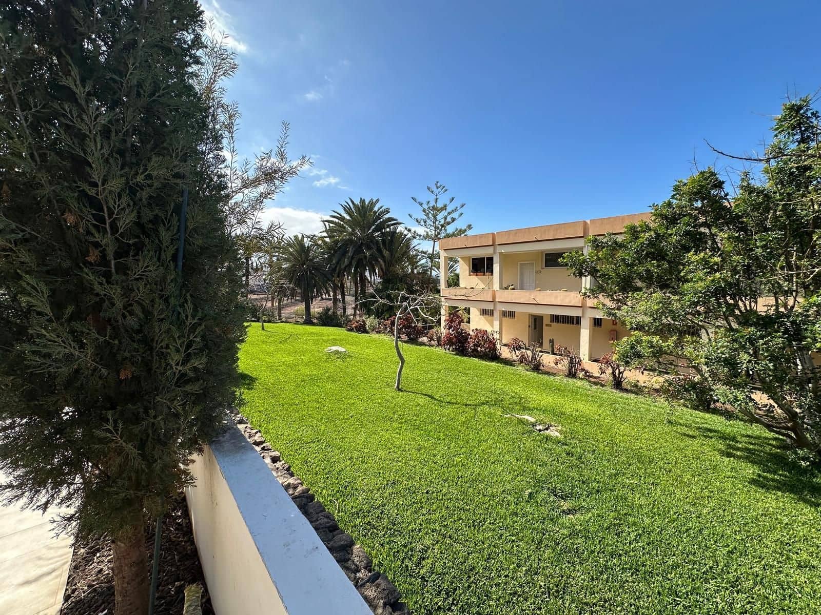 3 sypialnia Bungalow na sprzedaż w Costa Adeje z basenem garażem - 580 000 € (Ref: 9964683)
