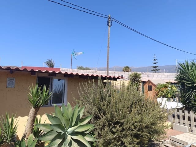 4 soveværelse Finca/Landehus til salg i Arico med swimmingpool garage - € 342.000 (Ref: 9966106)