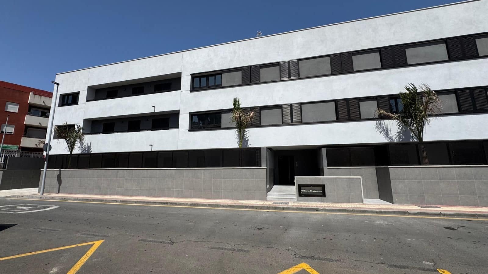 2 soverom Leilighet til salgs i Cabo Blanco med garasje - € 249 000 (Ref: 9969183)